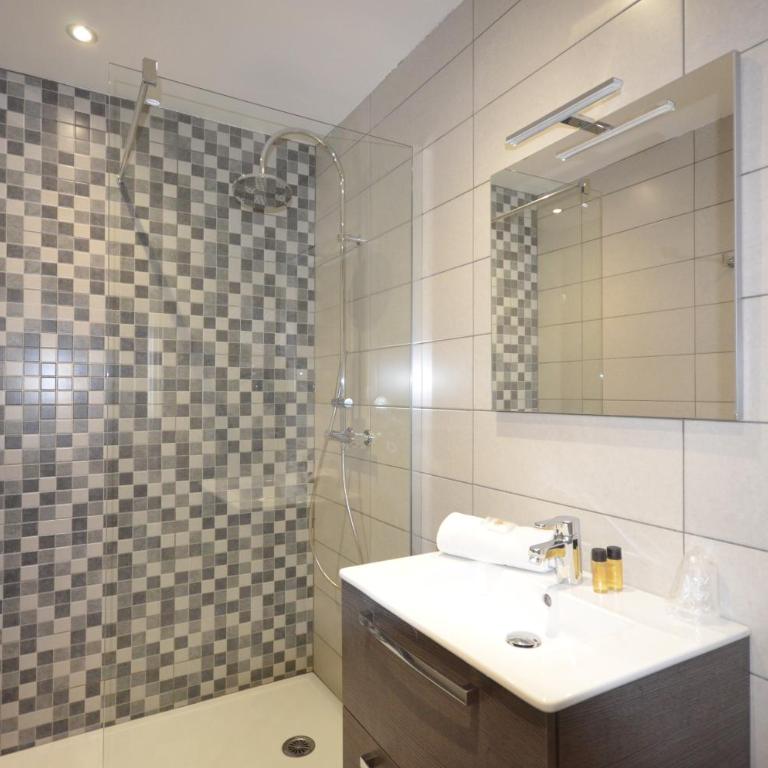 Hôtel Edelweiss - Chambre Triple avec Balcon - 2