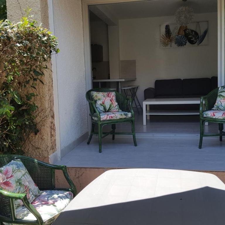 COLLIOURE tres bel appart a 150 metres des plages avec jardin prive et parking dans residence securisee - Apartamento de 2 dormitorios - 3