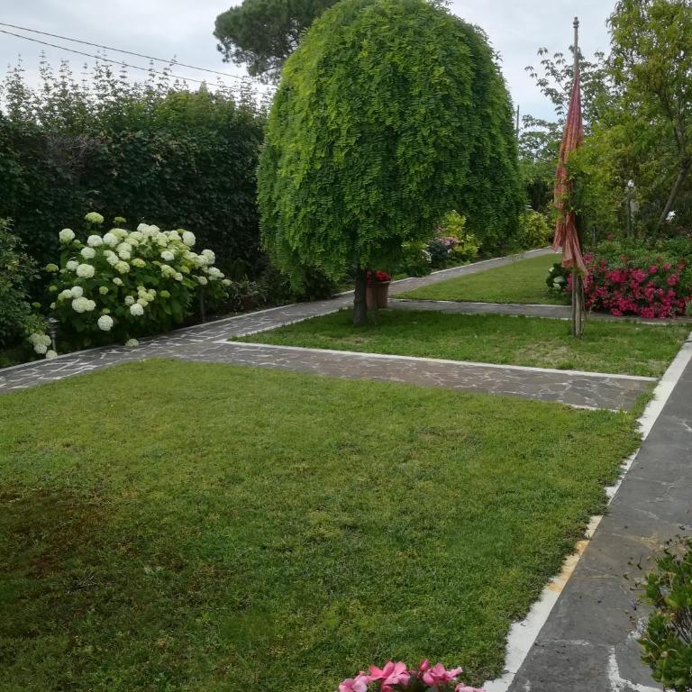 Casa Pianta - Camera Matrimoniale con Vista Giardino - 8