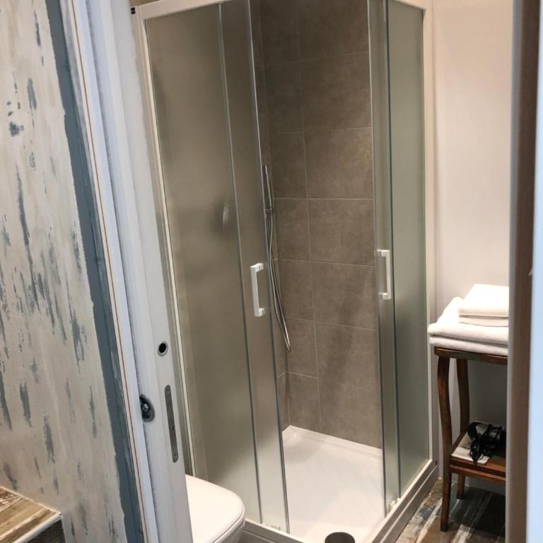 La Terrazza Di Arturo Guest House - Triple Room with Private Bathroom - 16