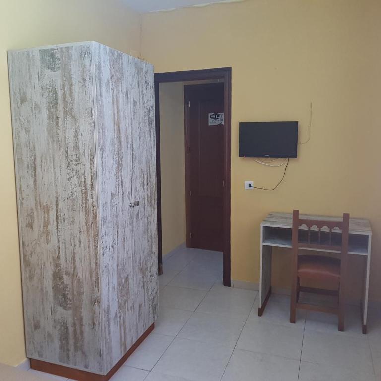 Hostal Virgen Del Rocío - Habitación Doble con baño privado - 11
