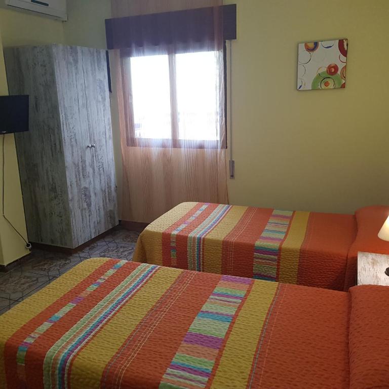 Hostal Virgen Del Rocío - Habitación Doble con baño privado - 2 camas - 2