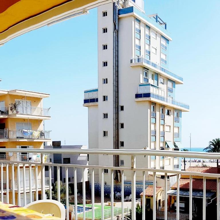 Bonanza - 40 metros de la playa! - Apartamento con terraza - 2
