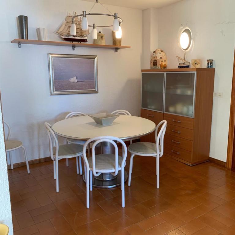 Apartamento en Torre Valentina, la mejor playa! - Three-Bedroom Apartment - 24