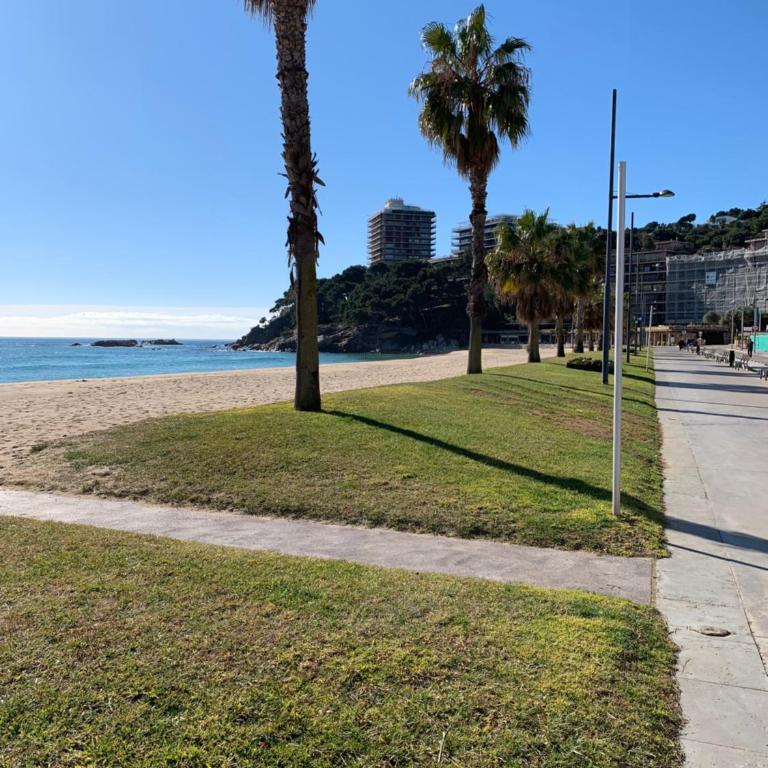 Apartamento en Torre Valentina, la mejor playa! - Three-Bedroom Apartment - 52