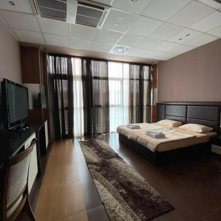Hotel Fortuna - Dvokrevetna Soba sa Bračnim Krevetom - 2