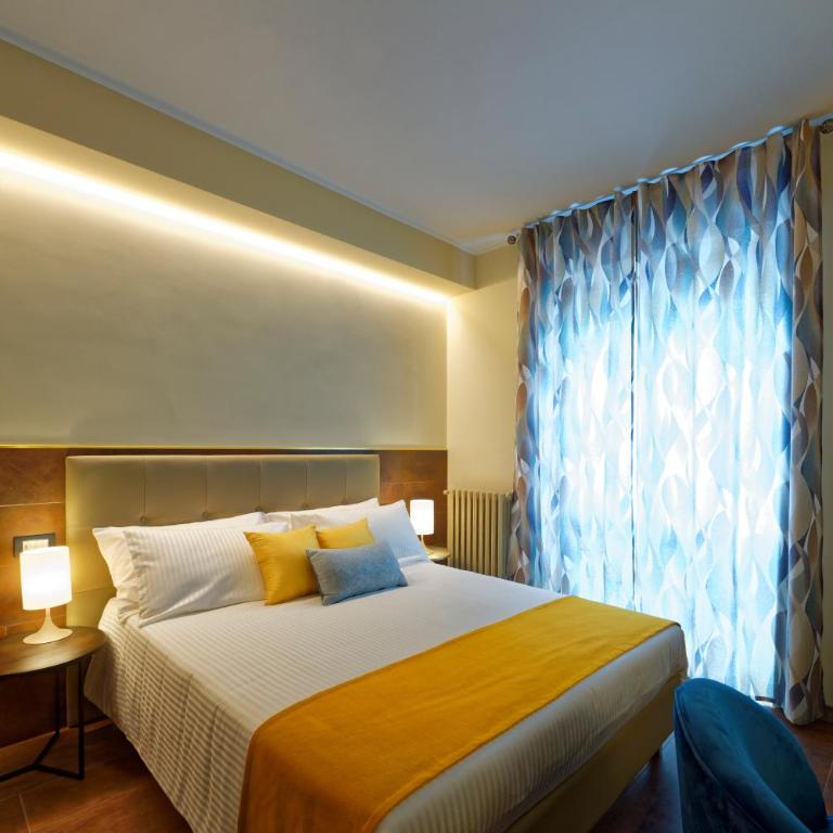 RED RIBBON - Deluxe Double Room - 4
