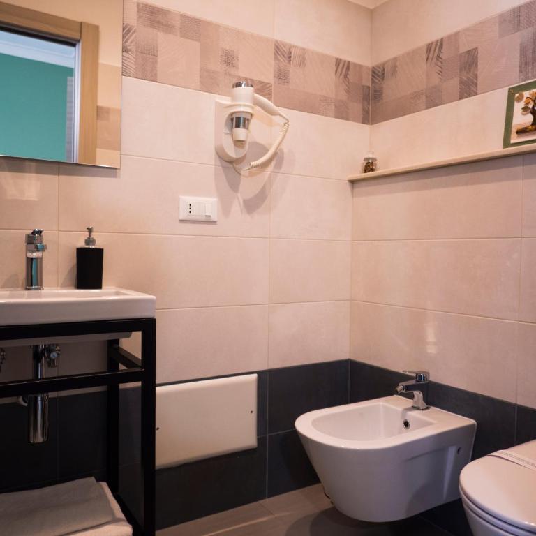 B&B Contessa dei venti - Triple Room with Private Bathroom - 5