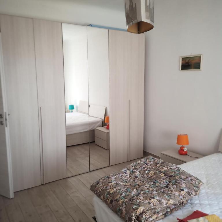 Grand F2 60mq centre Antibes, proche plages, commerces, 2 balcons, parking, train, bus, deco vintage, pet friendly - Appartement avec Balcon - 10