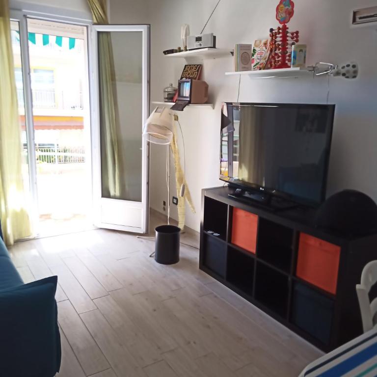 Grand F2 60mq centre Antibes, proche plages, commerces, 2 balcons, parking, train, bus, deco vintage, pet friendly - Appartement avec Balcon - 22