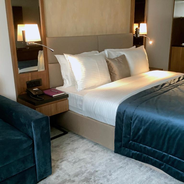 Central Point Hotel Beograd - Superior Soba s King-sajz Krevetom - 4