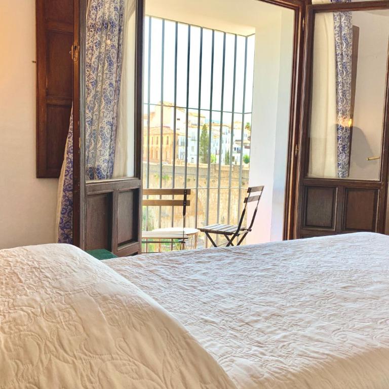 Hotel Don Miguel - Habitación Doble con balcón y vistas al Puente Nuevo - 1 o 2 camas - 11