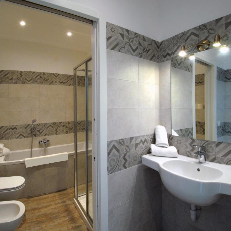 Hotel Alexander & Spa - Suite King con Balcone - 3