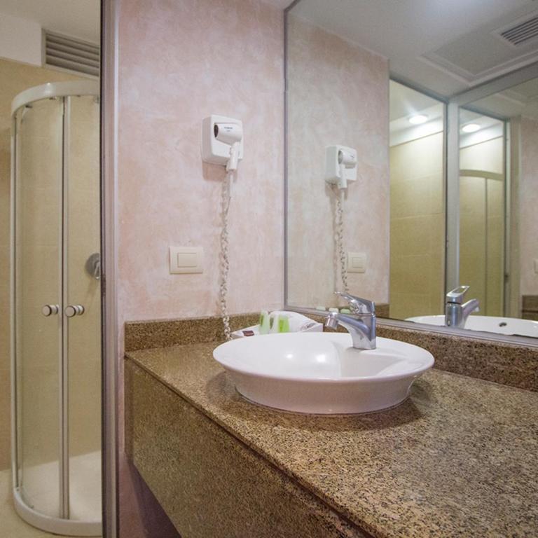 Hotel Marbella - Habitación Doble - 2 camas dobles - 1