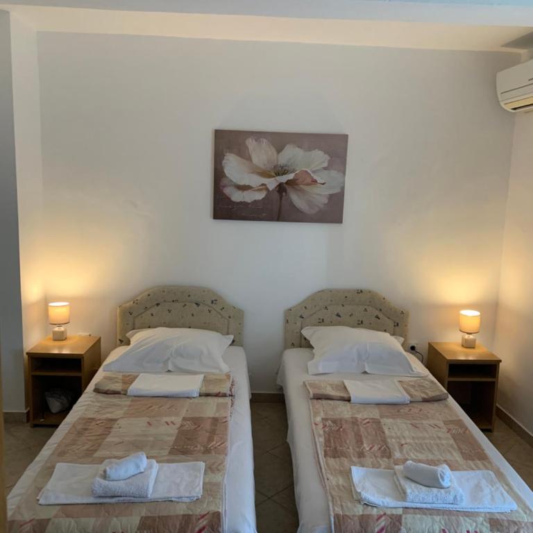 Matej - Twin Room with Sea View - 3