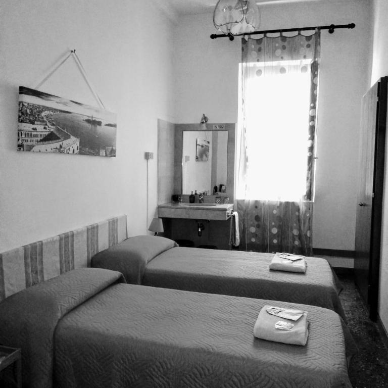 Casa Favaretto Guest House - Camera Matrimoniale/Doppia con Letti Singoli con Vista Canale - 9