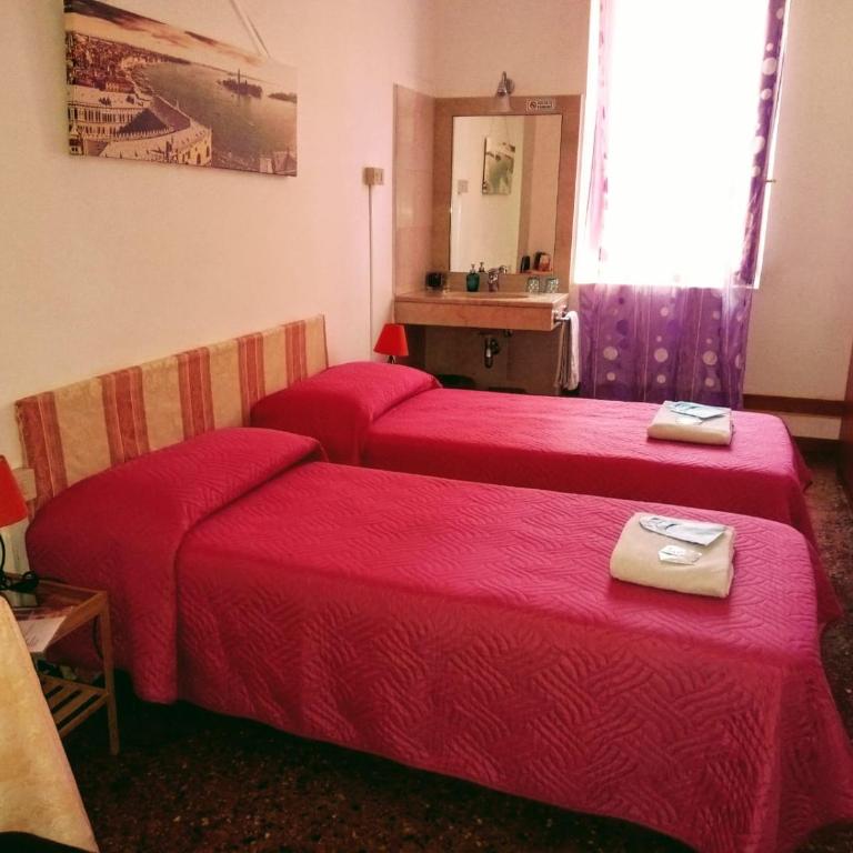 Casa Favaretto Guest House - Camera Matrimoniale/Doppia con Letti Singoli con Vista Canale - 5