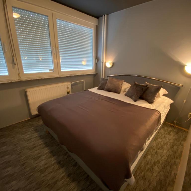 Apartment 8 - Apartment - 21