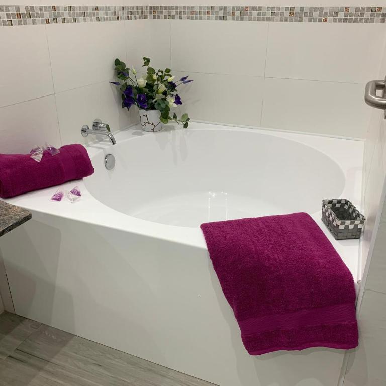 Hotel Rural Molino del Puente Ronda - Habitación Doble Deluxe con ducha - 1