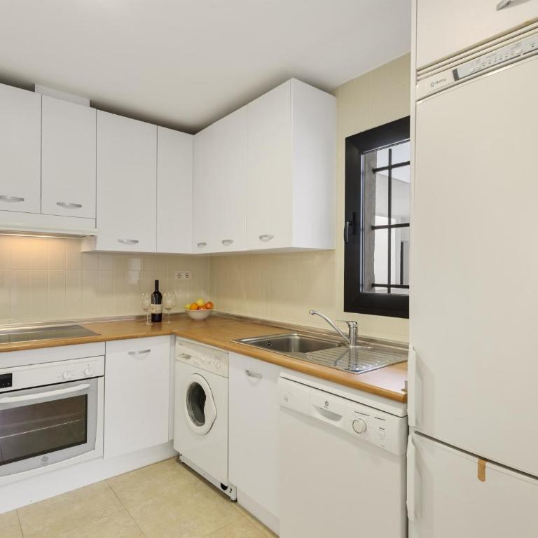 Apartamento de 2 dormitorios en Playas del Duque - Apartamento de 2 dormitorios - 2