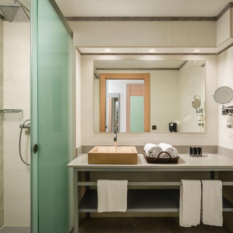 Gran Palas Hotel - Spa incluido - Family Room with Garden View (2 Adults + 1 Child) - 1