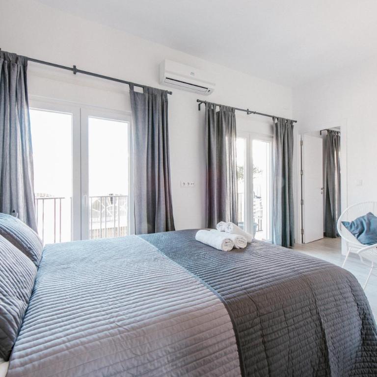 AD32 Apartamento Luminoso a los pies del Puente de Triana - Three-Bedroom Apartment - 29