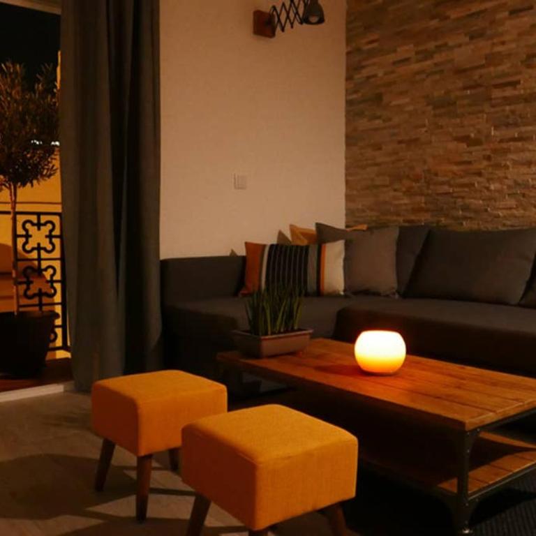 AD32 Apartamento Luminoso a los pies del Puente de Triana - Three-Bedroom Apartment - 55