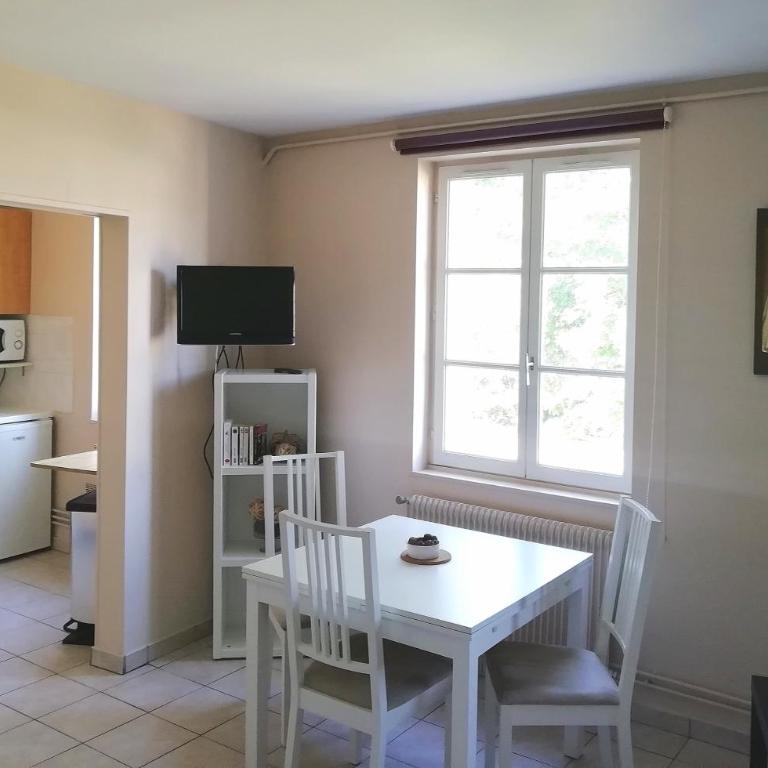 Le MAELY, studio au calme, centre de Honfleur (linge fourni) - Apartment - 3