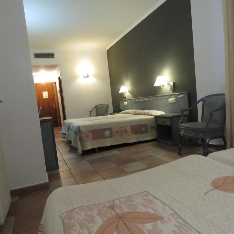 Hotel Santa Anna - Family Room (2 Adults + 2 Children) - 2