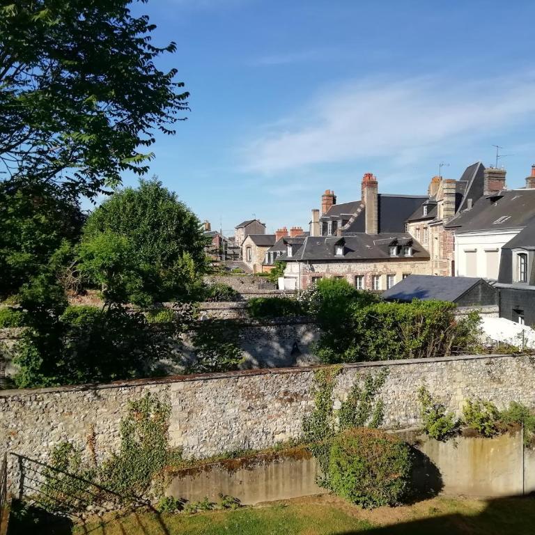 Le MAELY, studio au calme, centre de Honfleur (linge fourni) - Apartment - 13