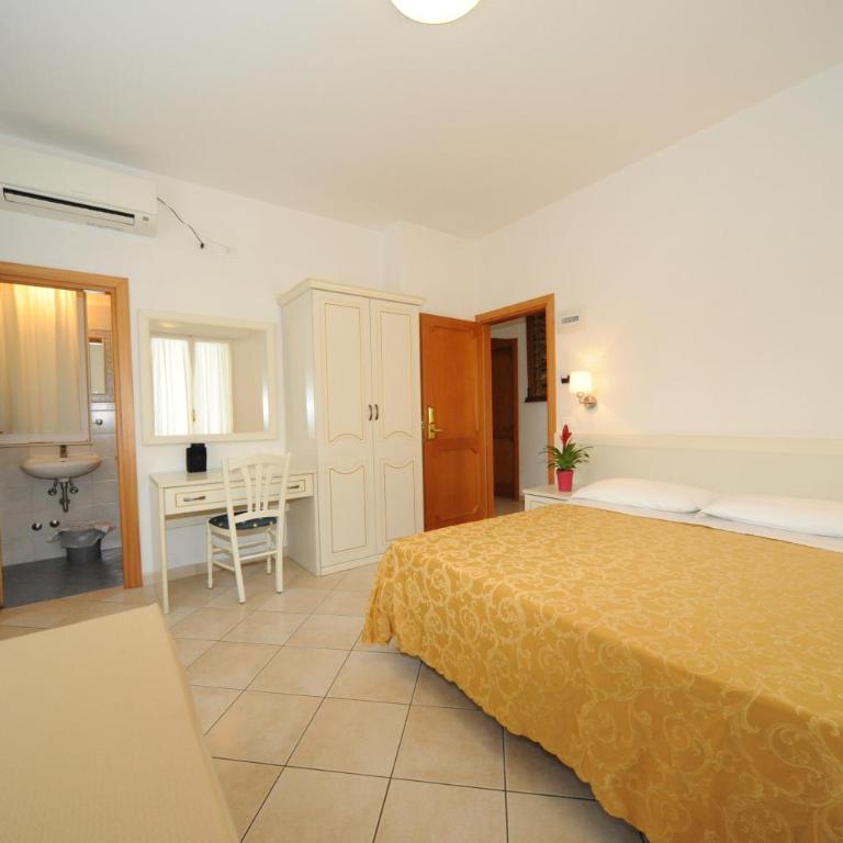 Albergo Villa Aida - Camera Quadrupla con Bagno Privato - 14
