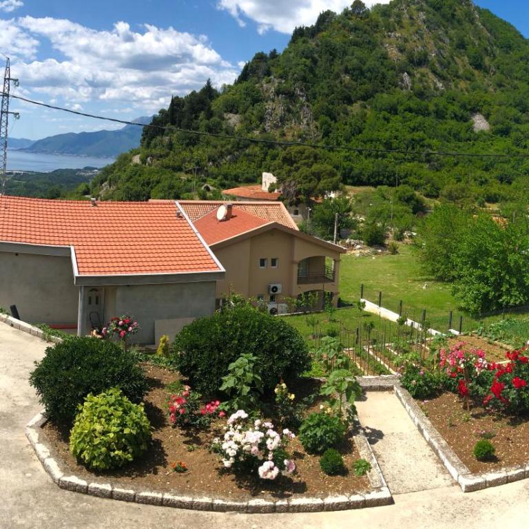 Albomi - Two-Bedroom Apartment - 18