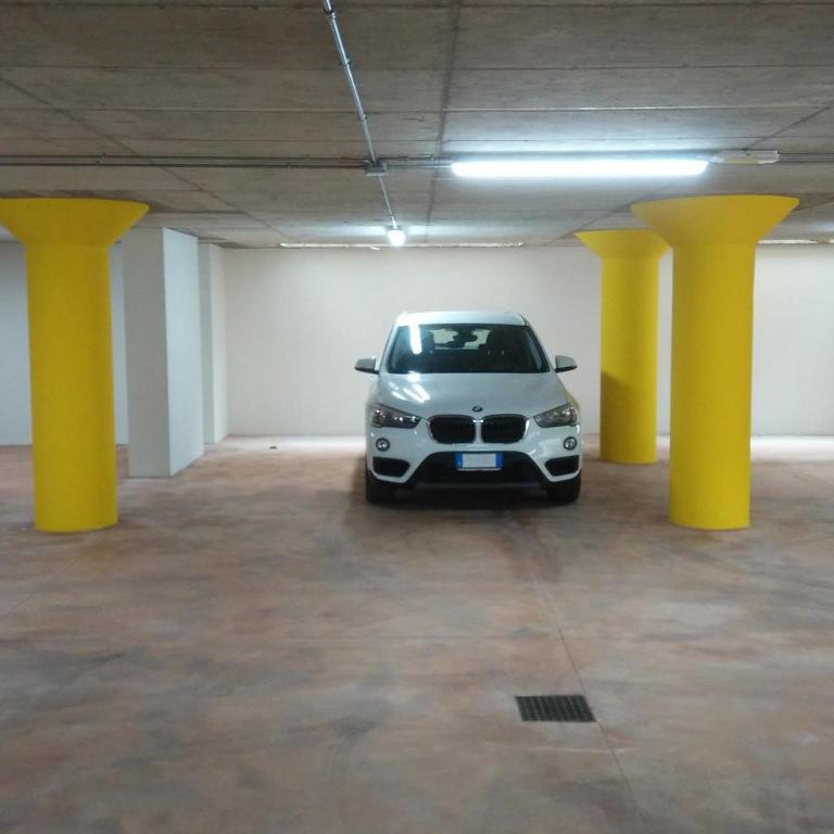Charme con Parcheggio - Appartamento con 2 Camere da Letto - 16