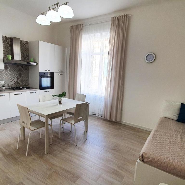 Plinio Home - Appartamento con 1 Camera da Letto - 2