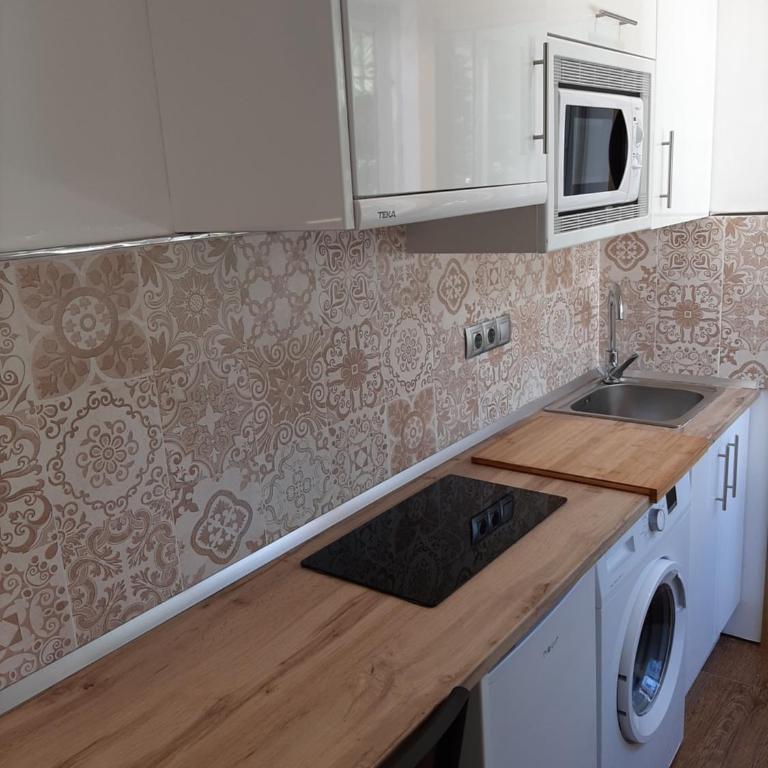 New Apartment & Parking Alcazaba - Room 3 with Balcony - 8