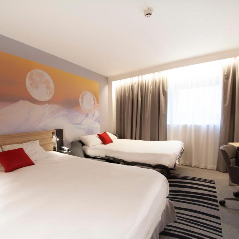 Novotel Clermont-Ferrand - Chambre Lit Queen-Size Supérieure avec Canapé-Lit - 9