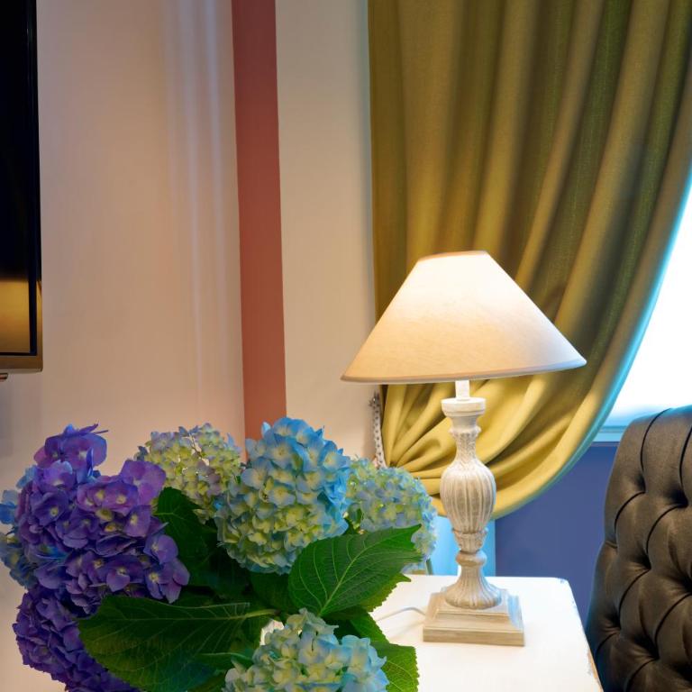 WHITE RIBBON - Deluxe Double Room - 7