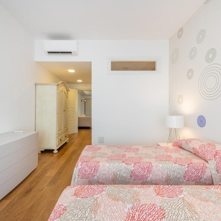A Luxury apartment at Cagliari Poetto Beachfront - Apartment with Sea View - 5