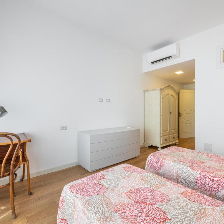 A Luxury apartment at Cagliari Poetto Beachfront - Apartment with Sea View - 4