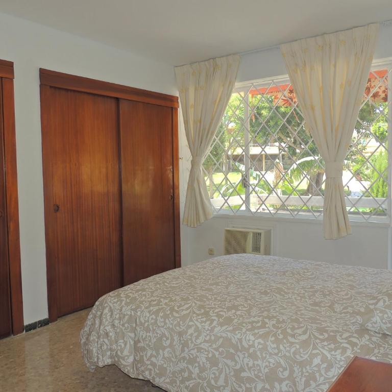 Eurosol Carihuela Beach - Three-Bedroom Apartment - 27