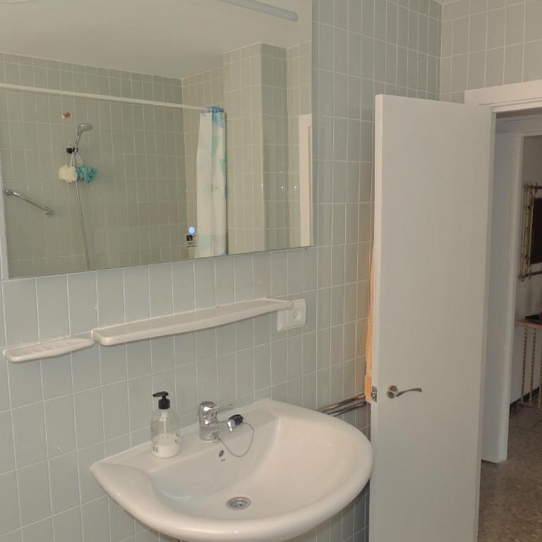 Eurosol Carihuela Beach - Three-Bedroom Apartment - 24