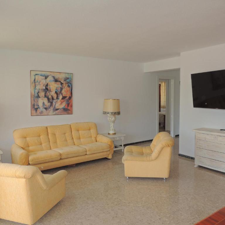 Eurosol Carihuela Beach - Three-Bedroom Apartment - 7
