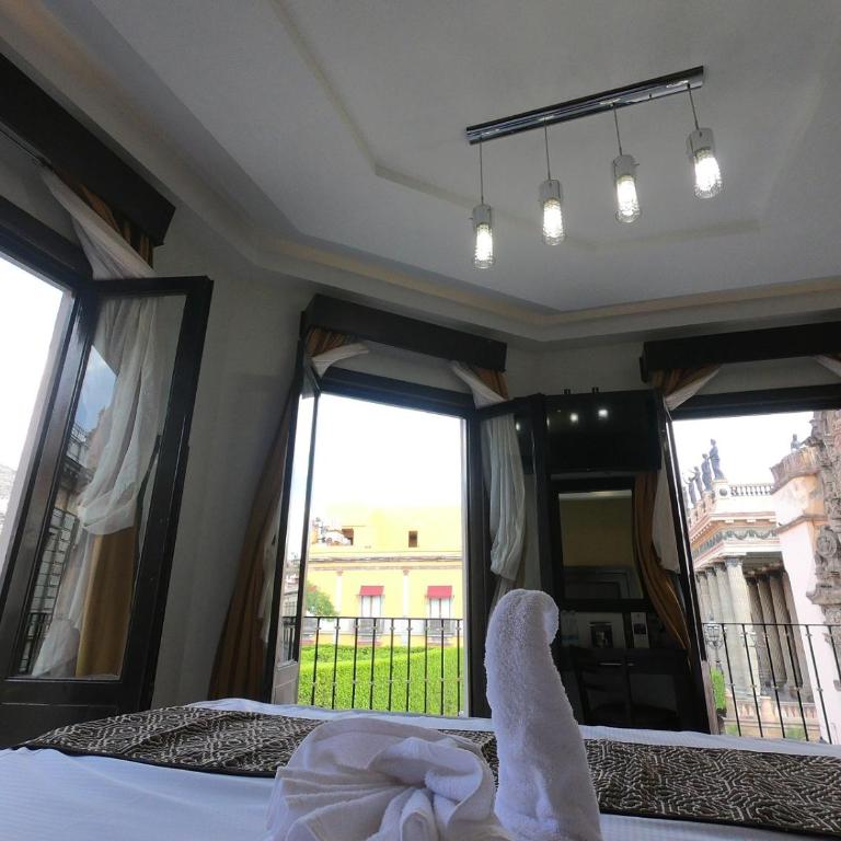 Hotel San Diego - King Room Exterior - 1