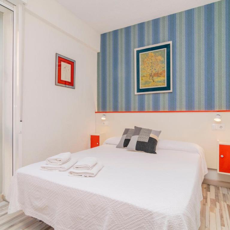 Far Home Gran Vía - Deluxe Double Room - 3