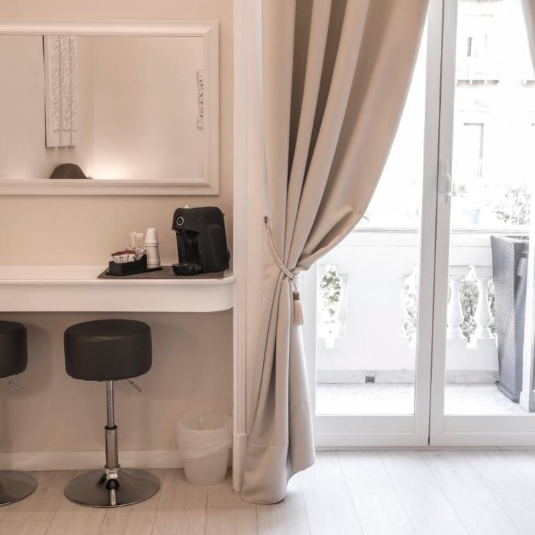 Royal Rooms Luxury Suite - Camera Matrimoniale Deluxe con Balcone - 5