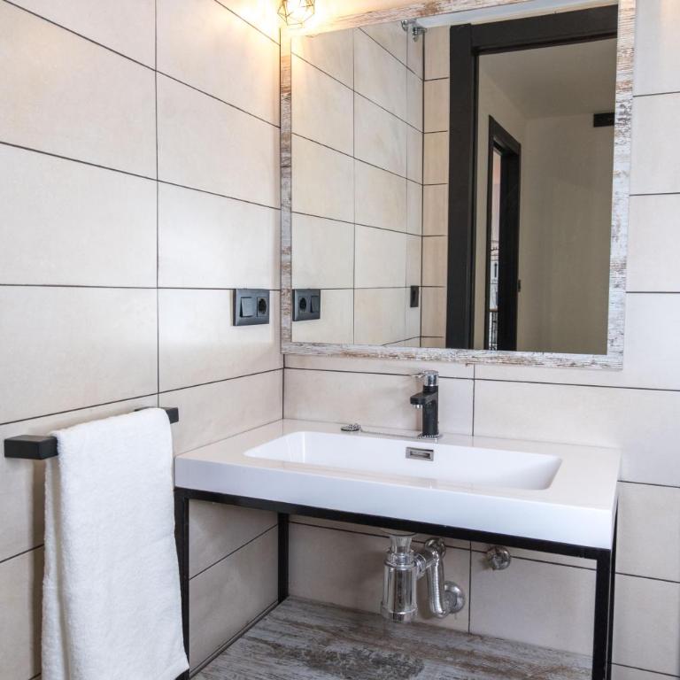 Apartamentos Mar de Blanes, playa y centro - Estudio Doble Deluxe - 3