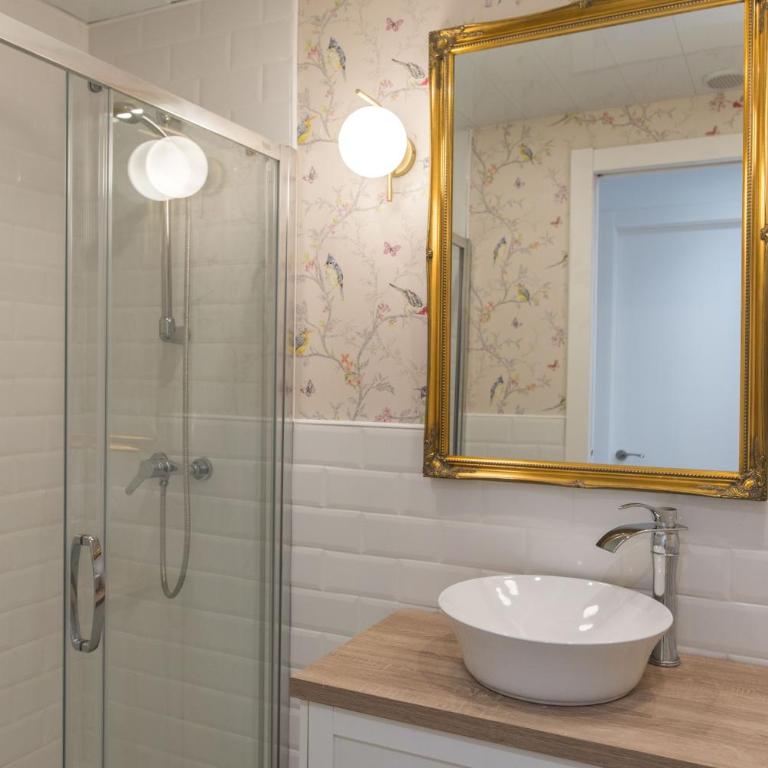 Apartamentos Mar de Blanes, playa y centro - Habitación Cuádruple Dúplex - 10