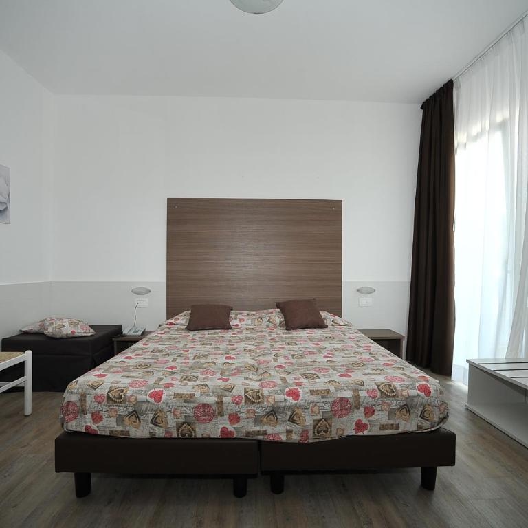 Hotel Germania - Camera Matrimoniale/Doppia con Letti Singoli - 1