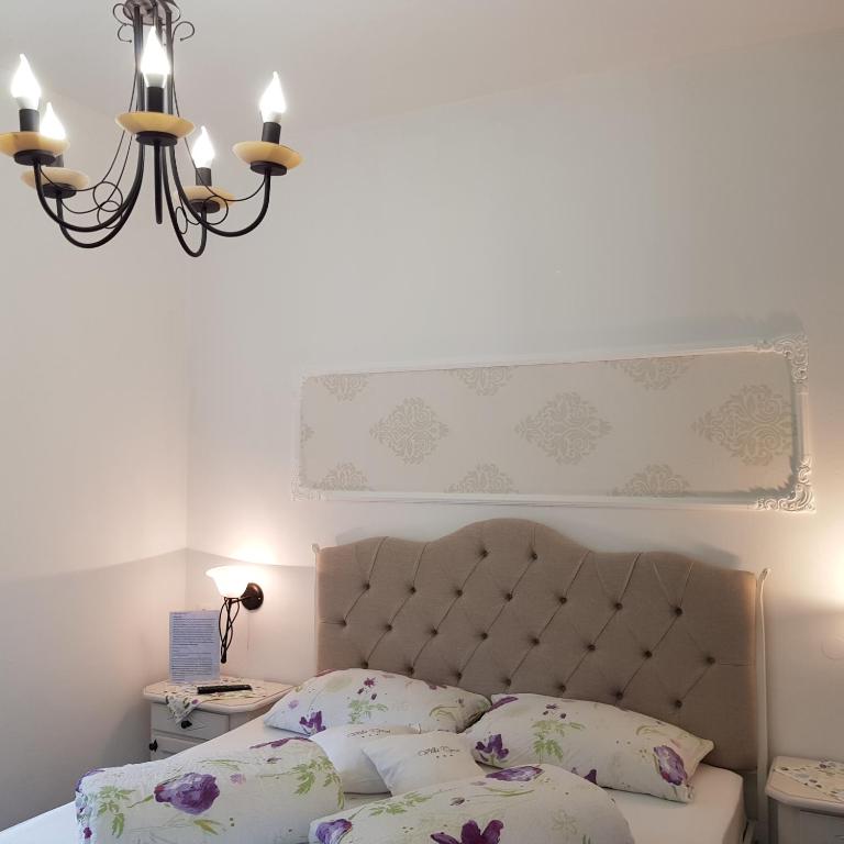 Garni Villa Tyrol - Adults Only - Camera Queen con Vista Piscina - 3