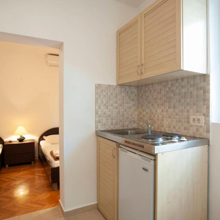 Mandir apartments - Center - Studio - 4